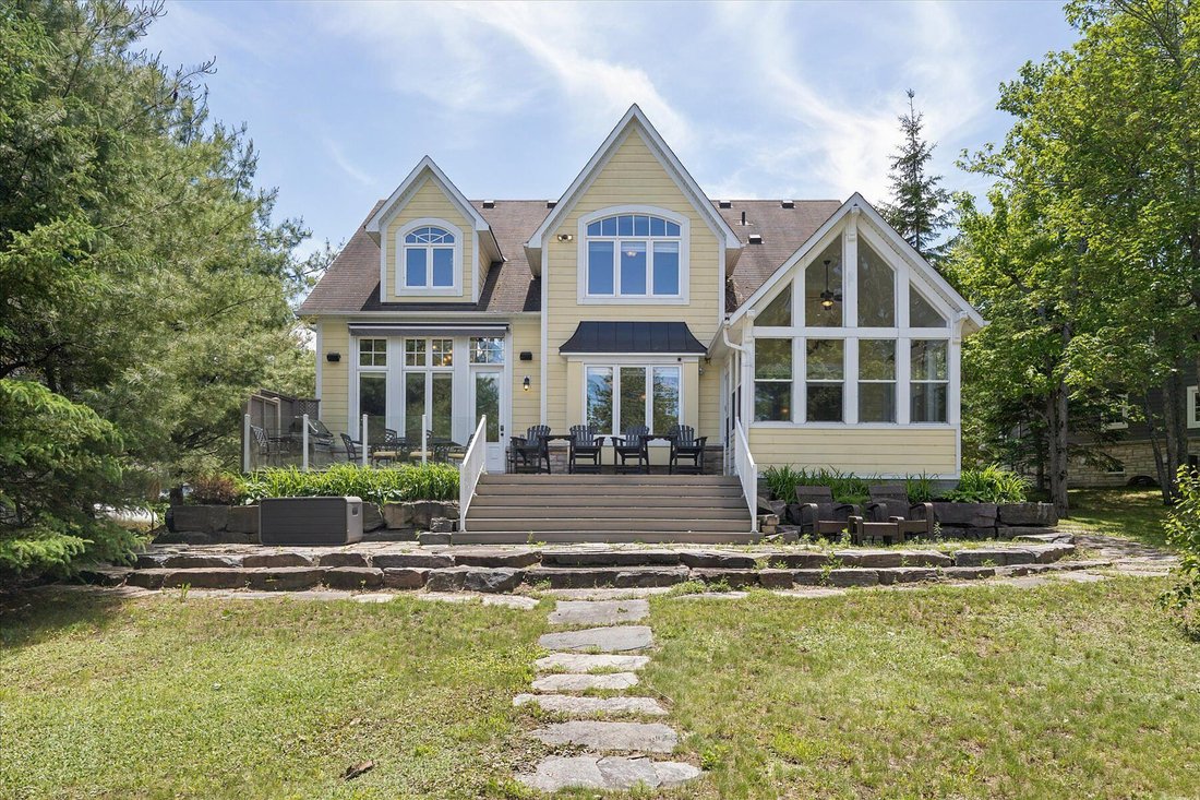 Townhouse in Minden Hills, Ontario, Canada 1 - 17539182