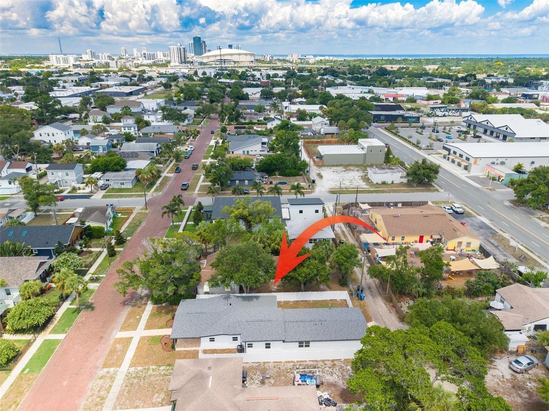 House in St. Petersburg, Florida, United States 5 - 18330298