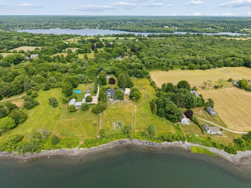 House in Tiverton, Rhode Island, United States 1 - 18332557