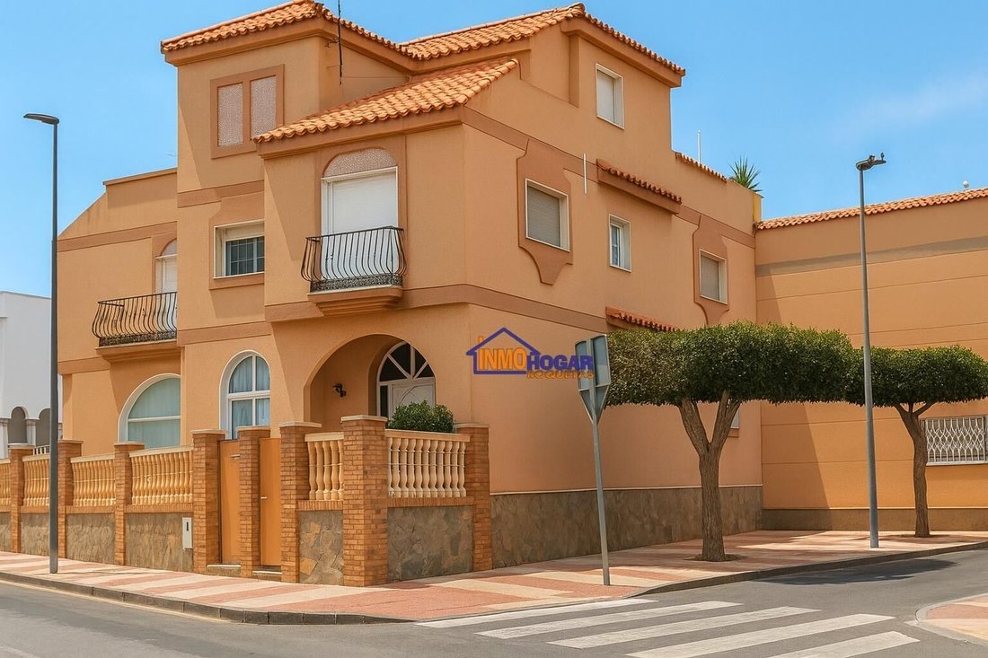 House in Roquetas de Mar, Andalusia, Spain 1 - 18332858