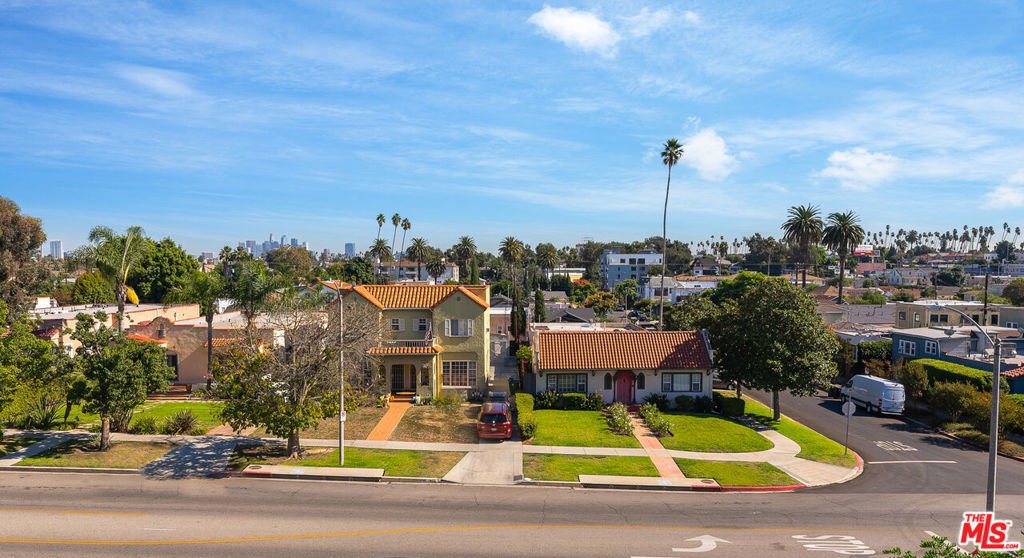 Los Angeles, California, United States 5 - 18332653