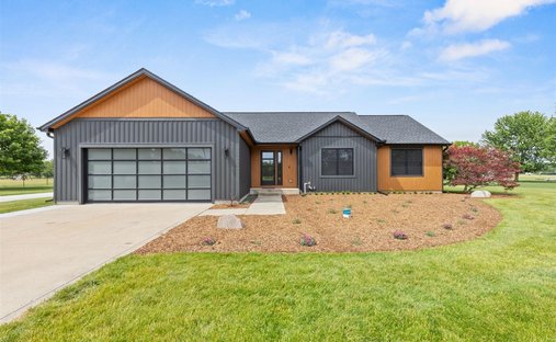 House in Edwardsburg, Michigan, United States 1