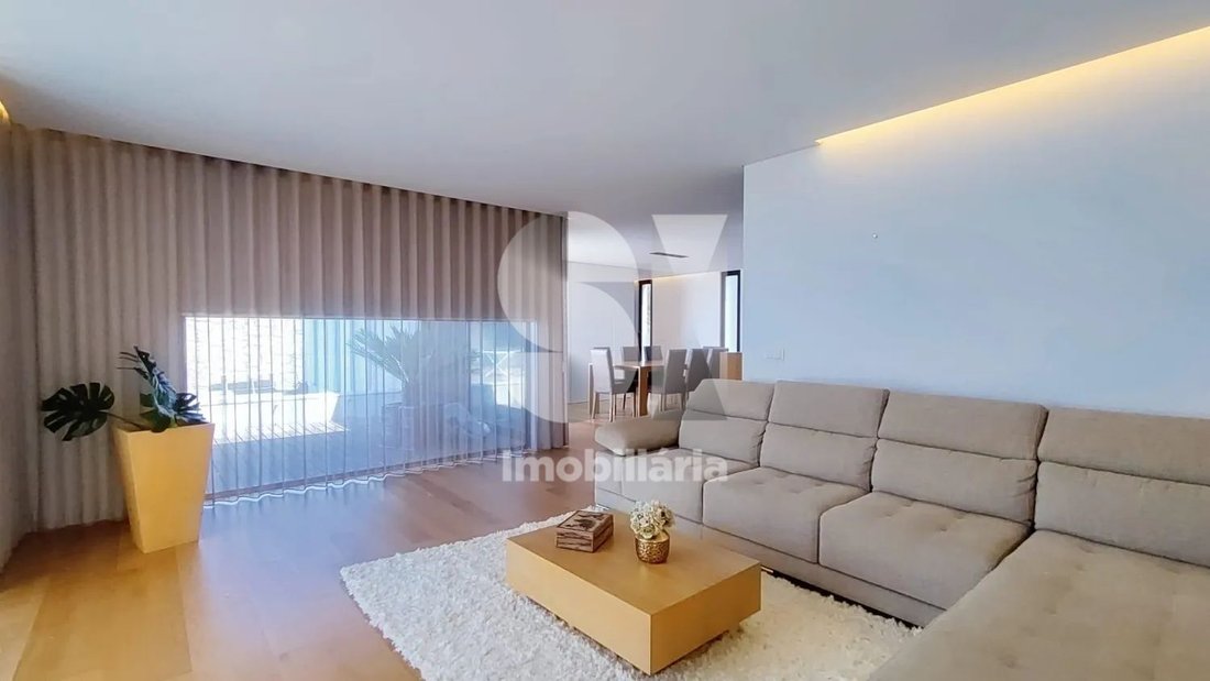 Villa in Lordelo, Braga, Portugal 2 - 18333081