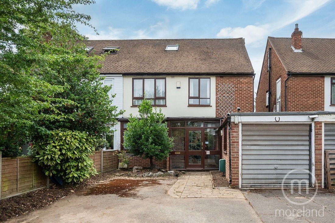 House in Barnet, England 2 - 18332702