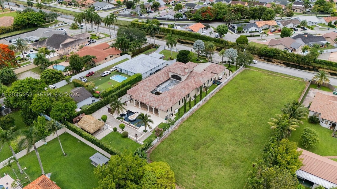 House in Miami, Florida, United States 5 - 18332847