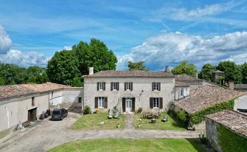Villa in Pineuilh, Nouvelle-Aquitaine, France 1