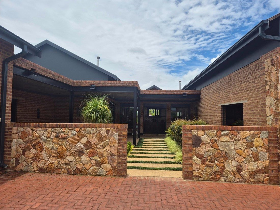 House in Aerorand, Steve Tshwete Local Municipality, South Africa 3 - 18332975
