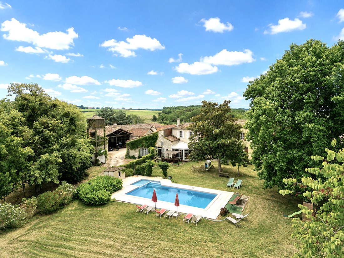Villa in Pineuilh, Nouvelle-Aquitaine, France 2 - 18333049