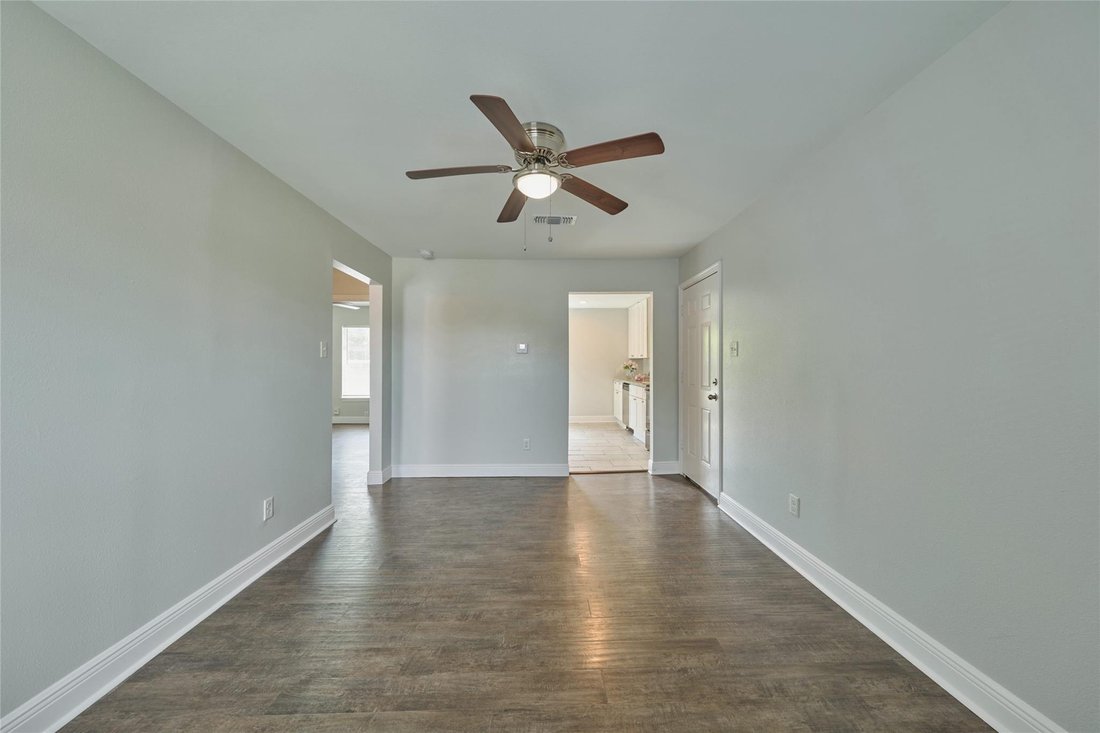 Houston, Texas, United States 5 - 18332873