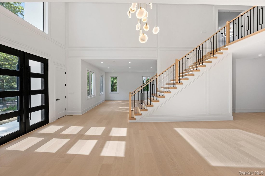 House in Huntington Station, New York, United States 5 - 18332759