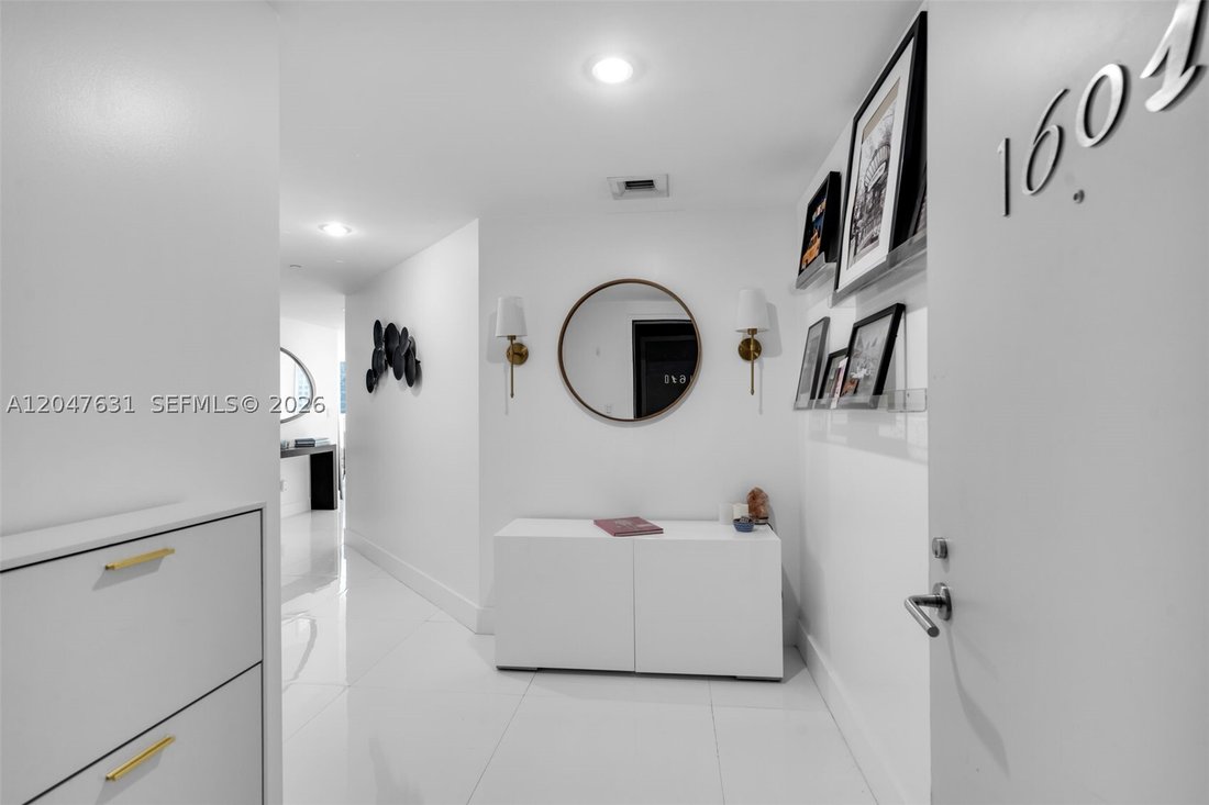 Condo in Miami, Florida, United States 3 - 18332837