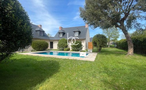 Estate in Saint-Gildas-de-Rhuys, Brittany, France 1