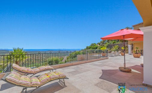 Villa in La Londe-les-Maures, Provence-Alpes-Côte d'Azur, France 1
