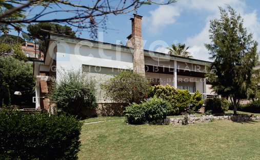 Villa en Esplugas de Llobregat, Cataluña, España 1