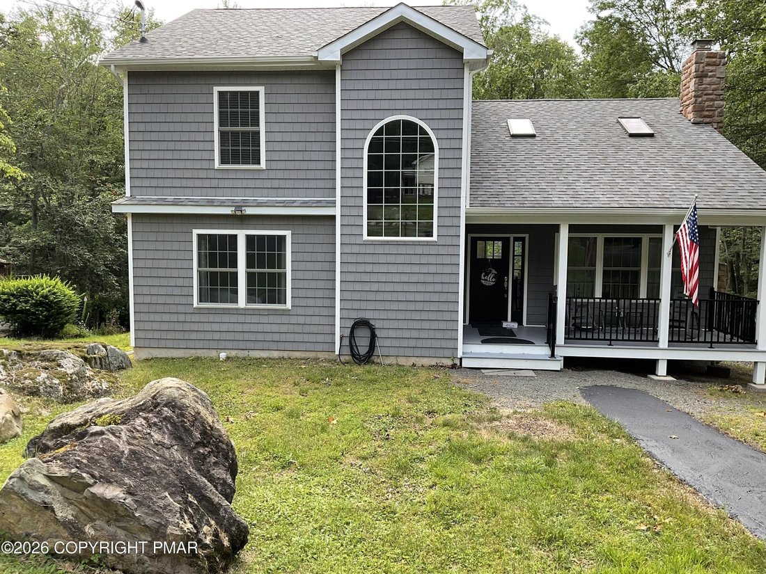 House in Arrowhead Lake, Pennsylvania, United States 1 - 18333484