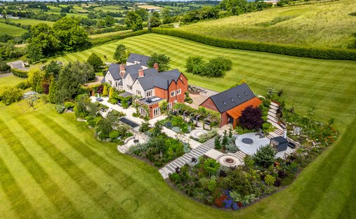 House in Kniveton, England 1