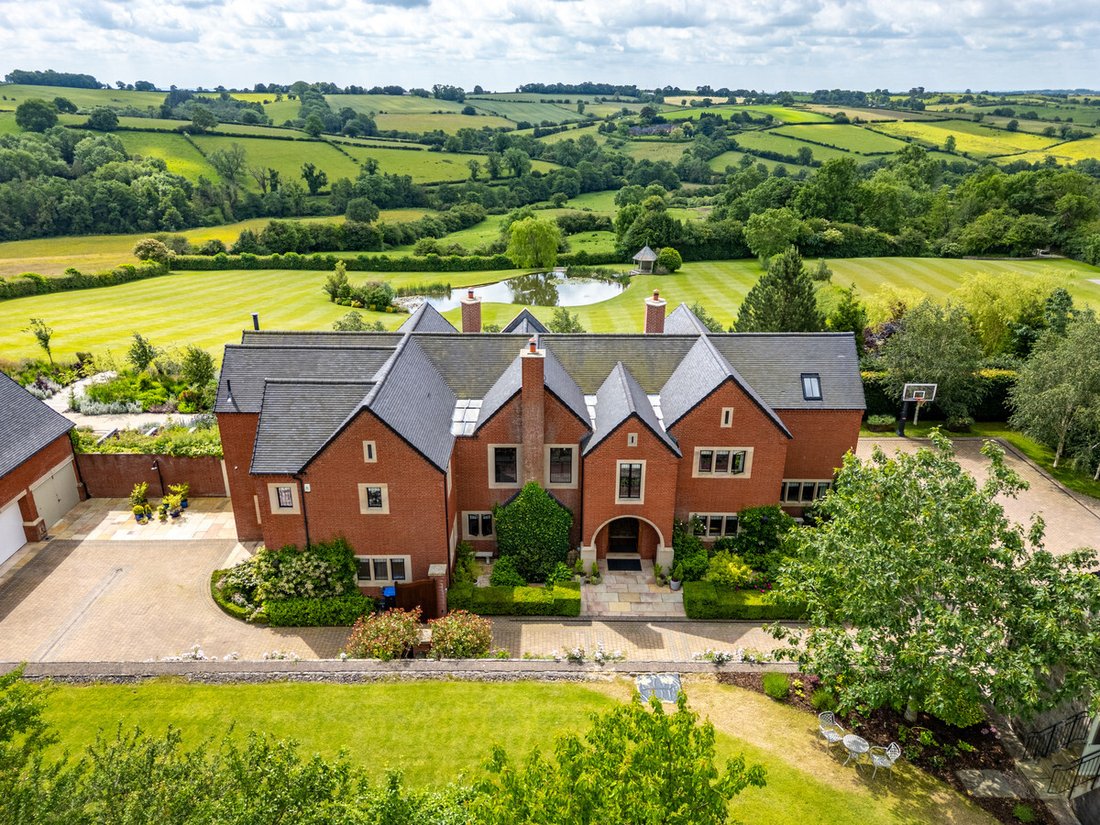 House in Kniveton, England 4 - 18333345