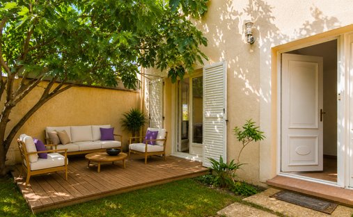 House in Centre, Nanterre, France 1