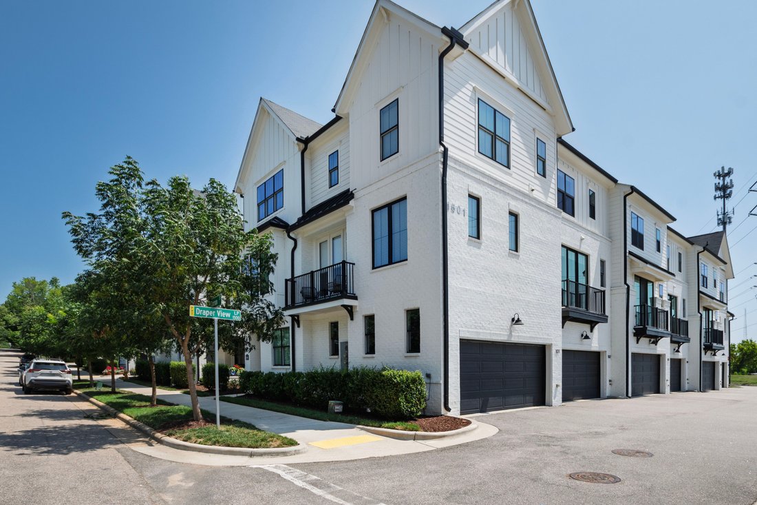 Condo in Raleigh, North Carolina, United States 1 - 18333686