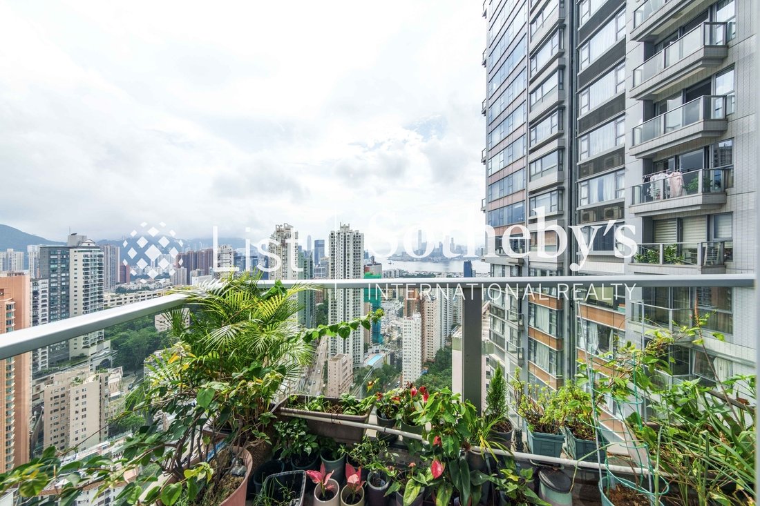 Apartment in Mid-Levels East, Hong Kong 2 - 18333701