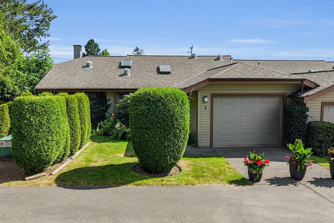 House in Brentwood Bay, British Columbia, Canada 1 - 18333712