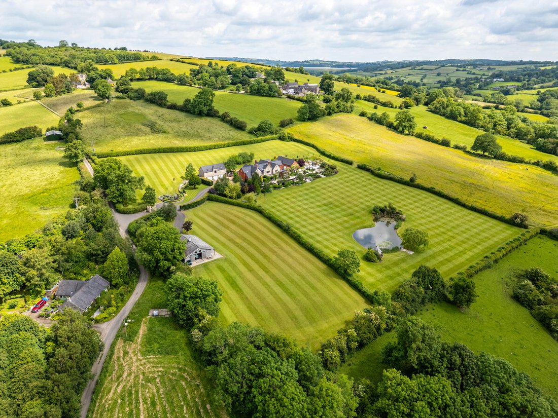 House in Kniveton, England 3 - 18333345