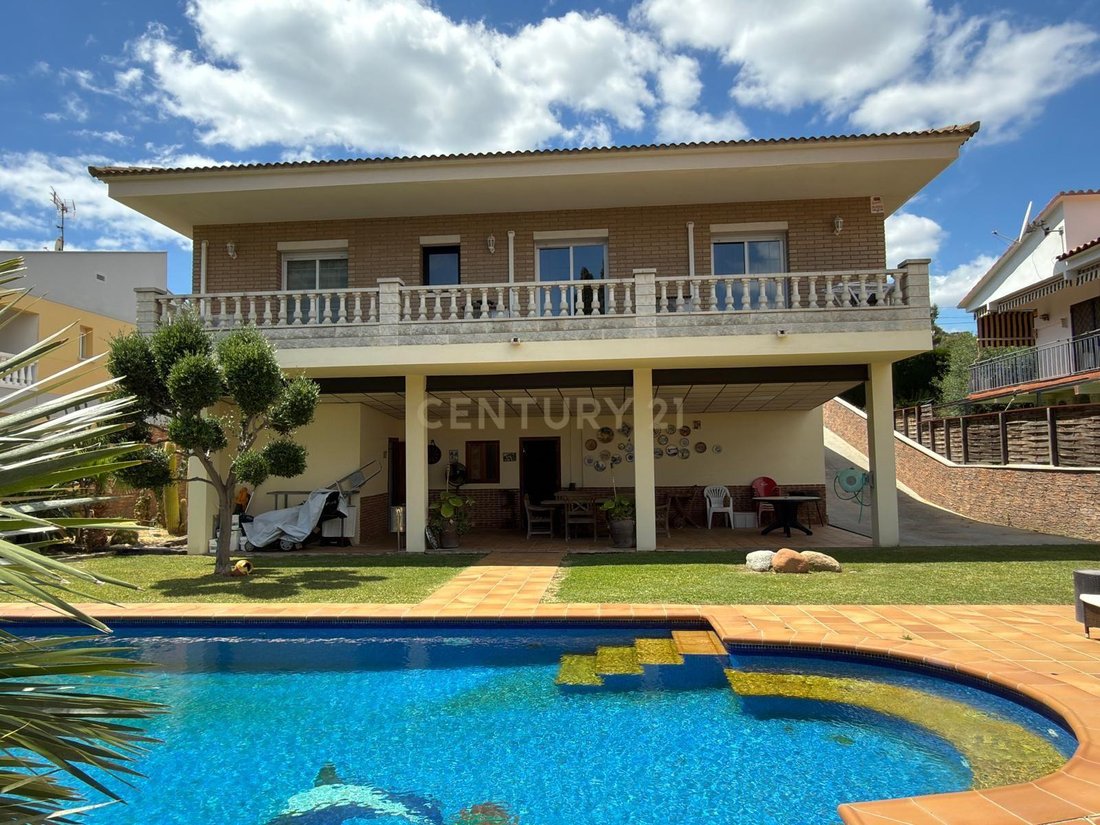 Villa in Cunit, Catalonia, Spain 2 - 18333751