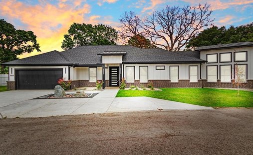 House in Tool, Texas, United States 1