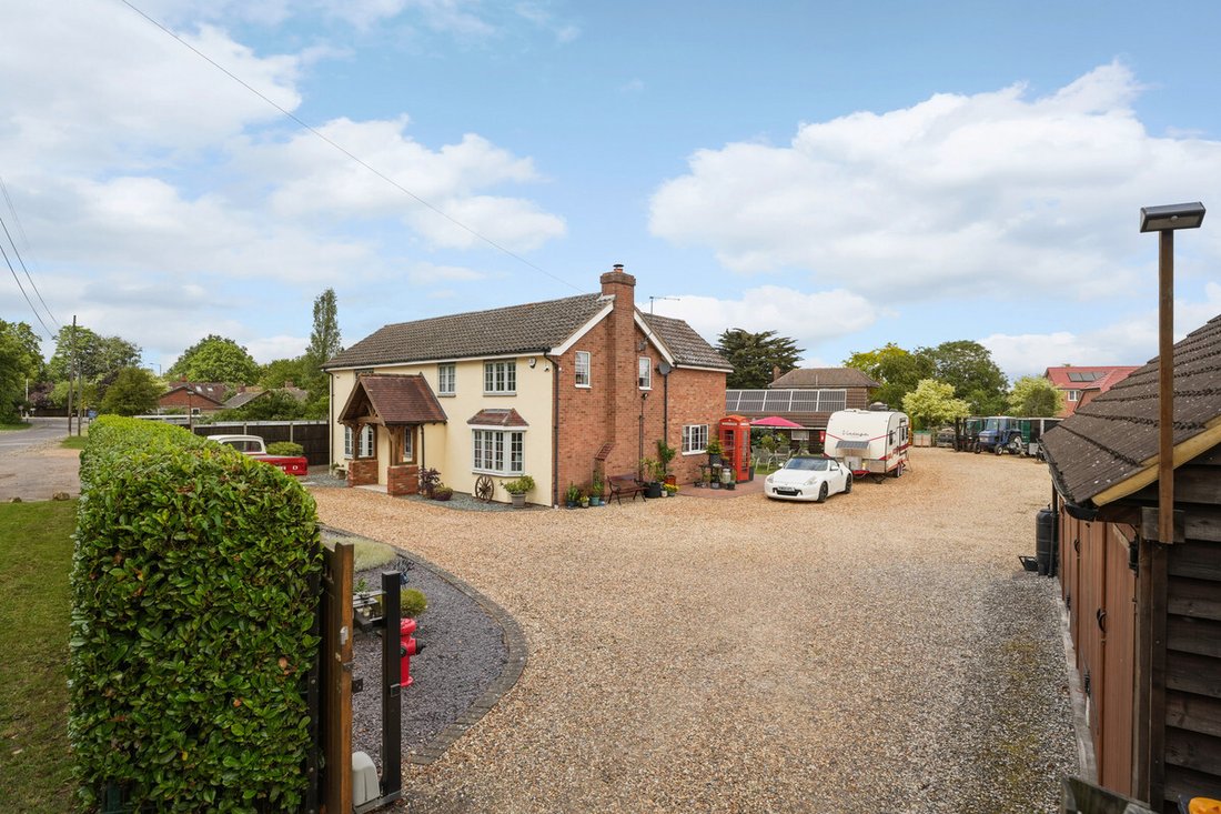 House in Bedford, England 2 - 18333333
