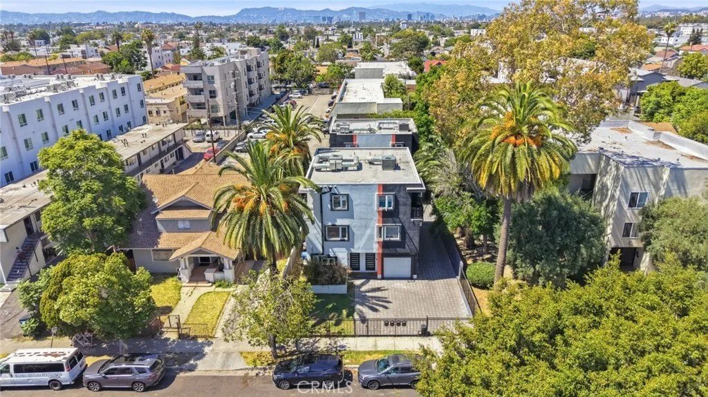 Los Angeles, California, United States 1 - 18333405