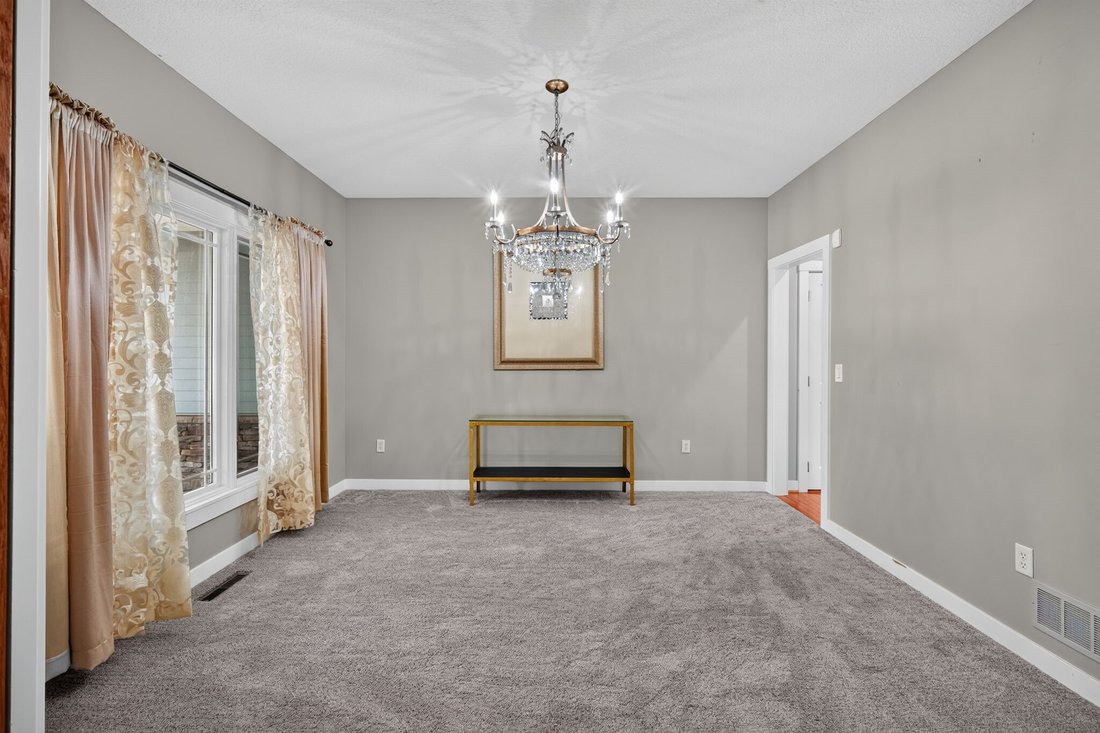 House in Urbandale, Iowa, United States 5 - 18333289