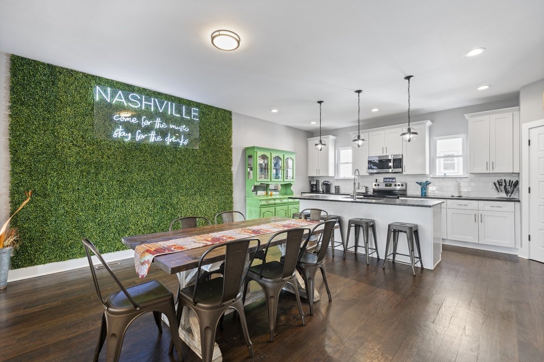 Co Op in Nashville, Tennessee, United States 5 - 18333173