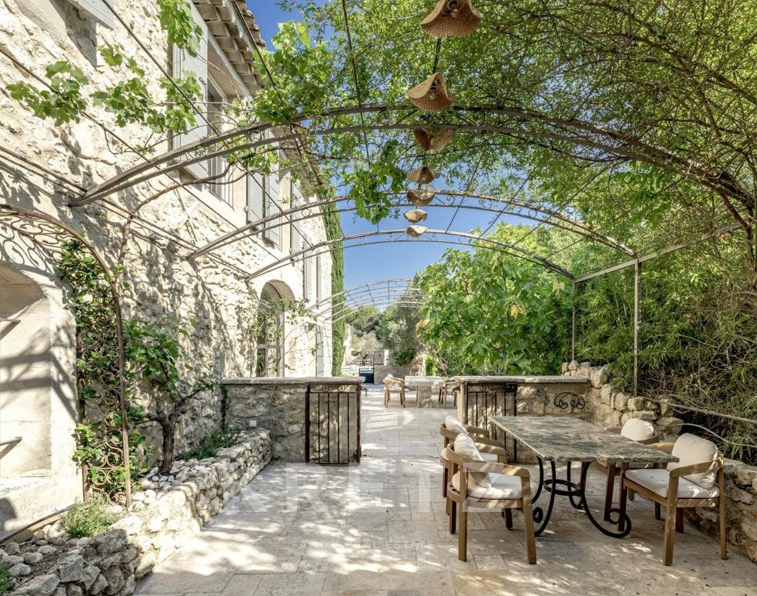 Country House in Saint-Rémy-de-Provence, Provence-Alpes-Côte d'Azur, France 2 - 18333755