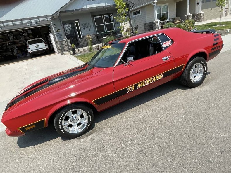 Coupe in Glendale, United States 4 - 18333413
