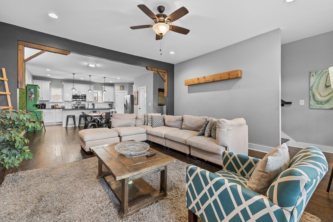 Co Op in Nashville, Tennessee, United States 3 - 18333173