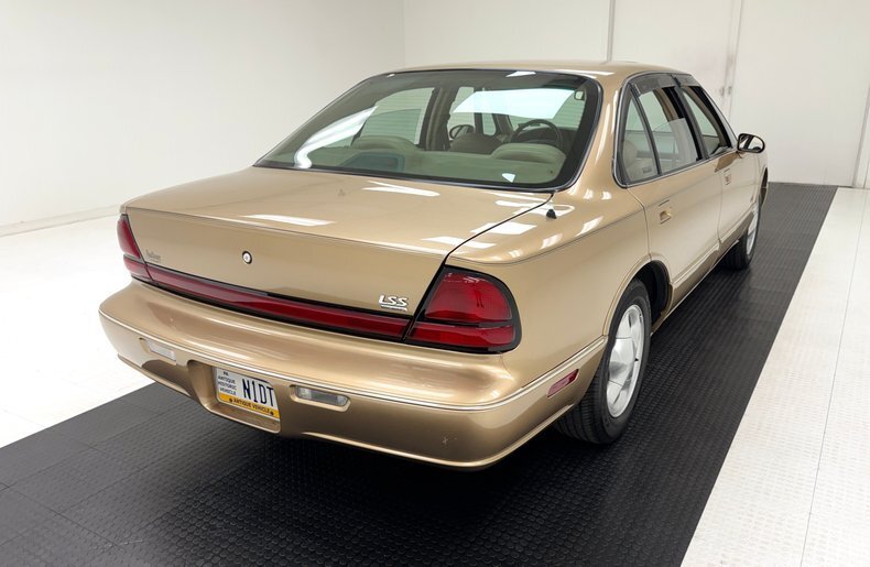 Sedan in Morgantown, United States 5 - 18333372