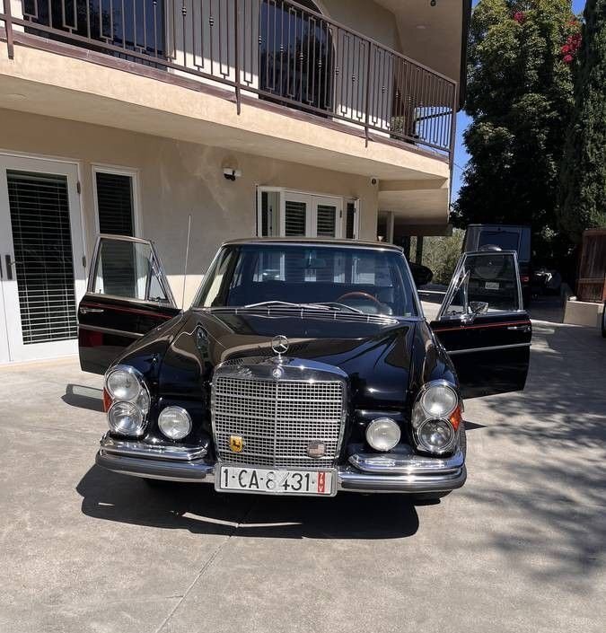 Sedan in Glendale, United States 1 - 18333447