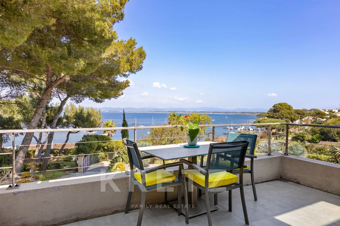 House in Hyeres, Provence-Alpes-Côte d'Azur, France 3 - 18333752
