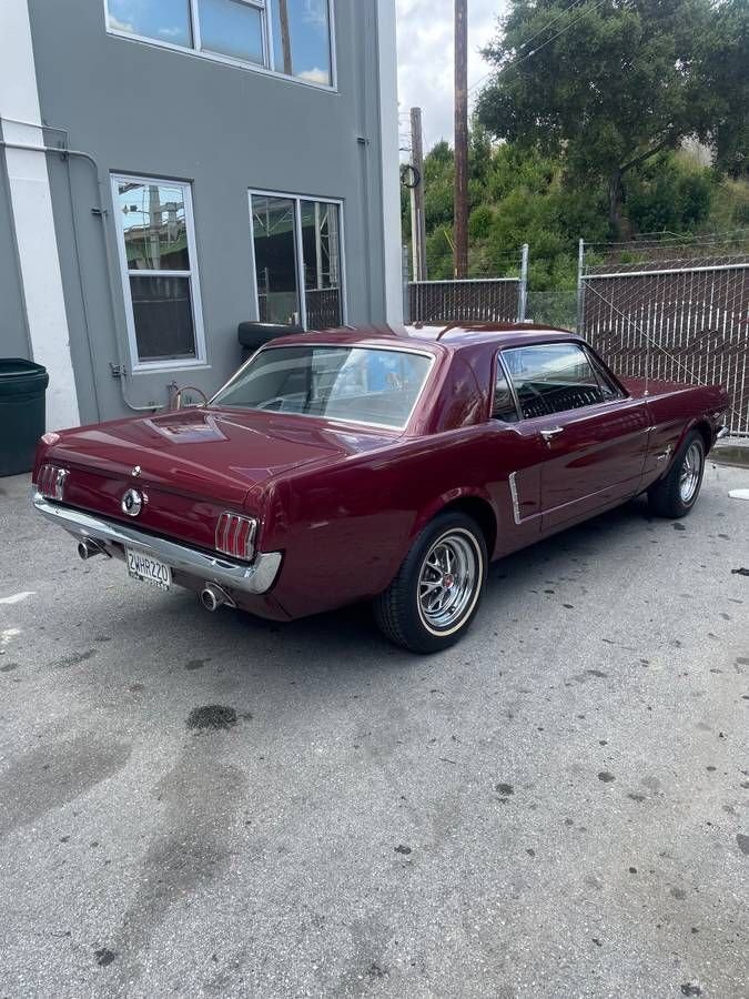 Coupe in Glendale, United States 2 - 18333439