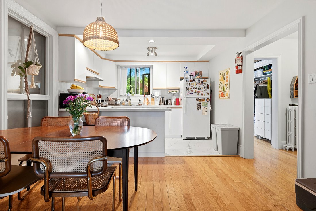 House in Toronto, Ontario, Canada 5 - 18333617