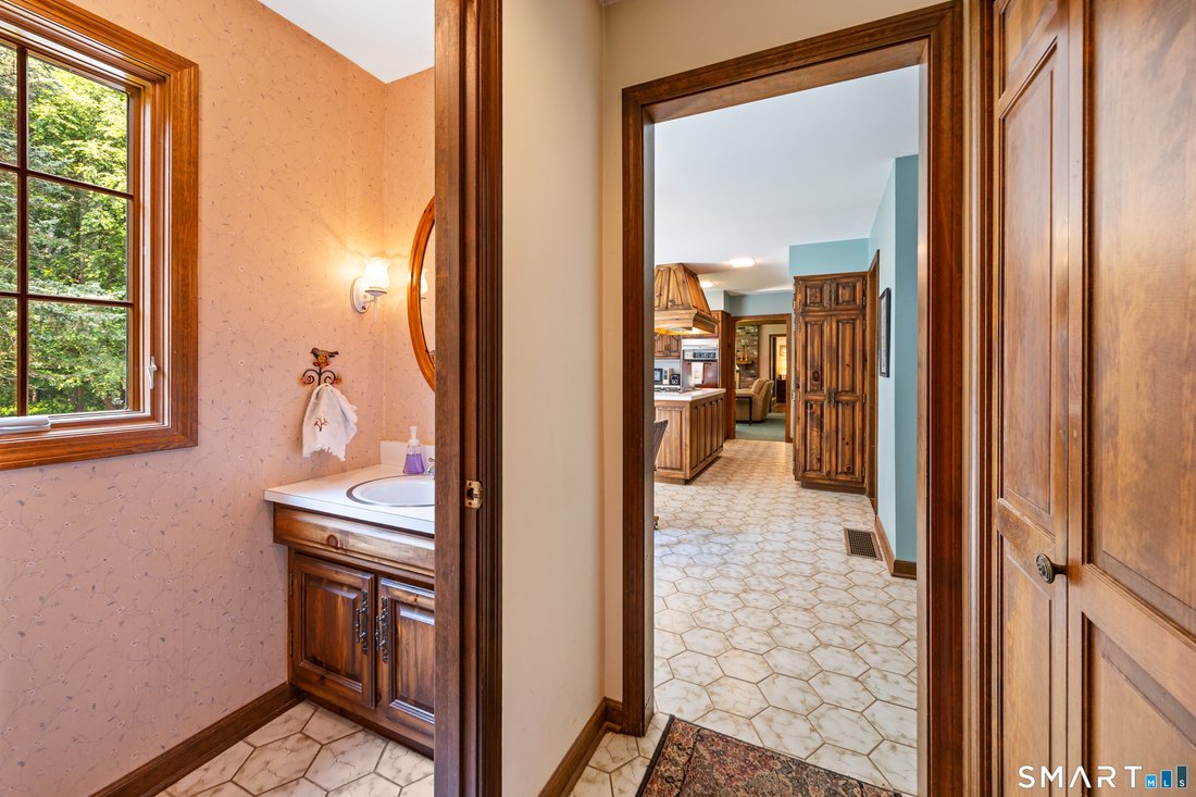 House in Cheshire, Connecticut, United States 4 - 18333568