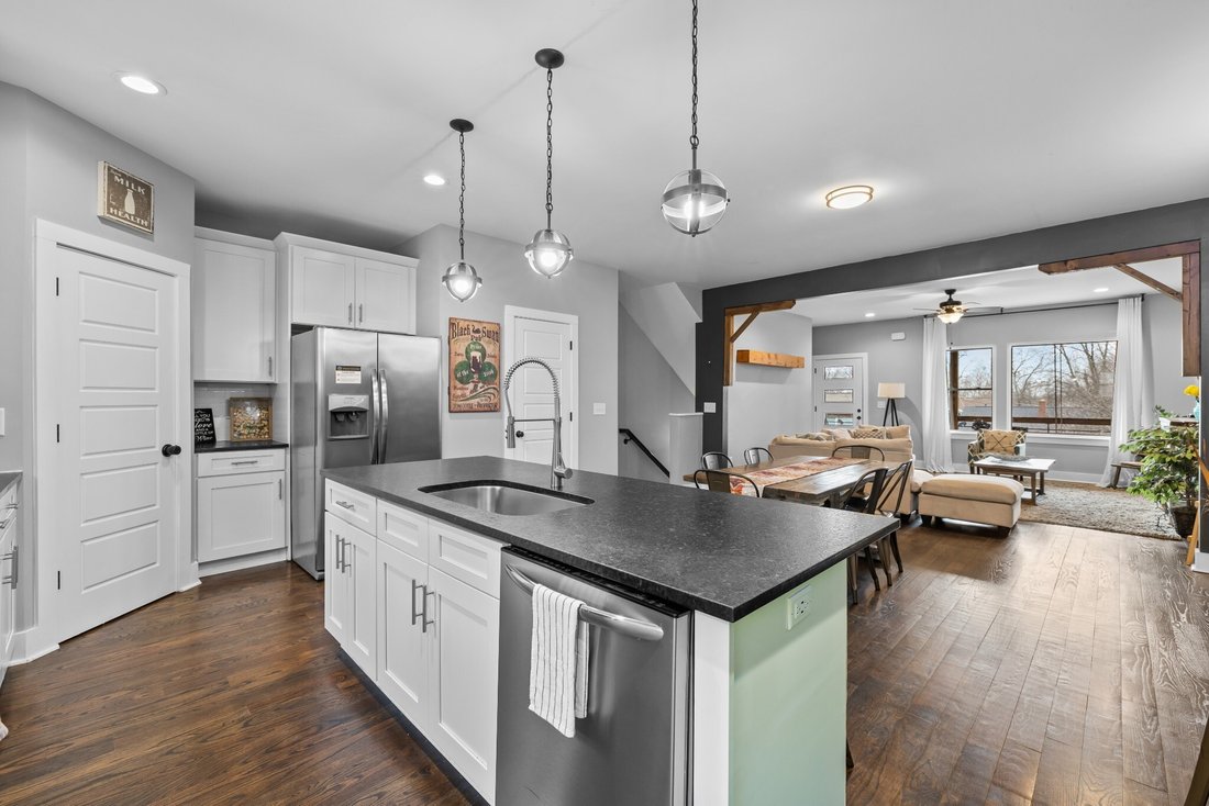 Co Op in Nashville, Tennessee, United States 1 - 18333173