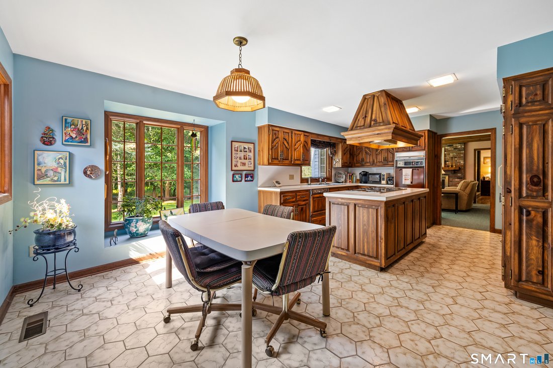 House in Cheshire, Connecticut, United States 5 - 18333568