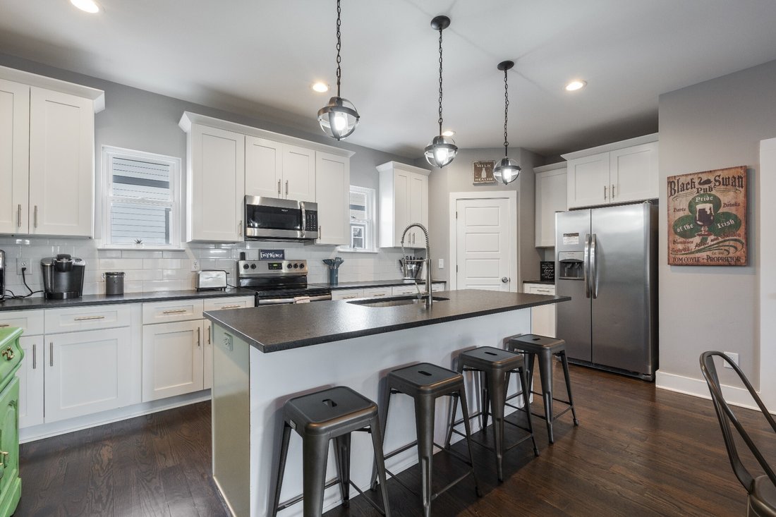Co Op in Nashville, Tennessee, United States 2 - 18333173