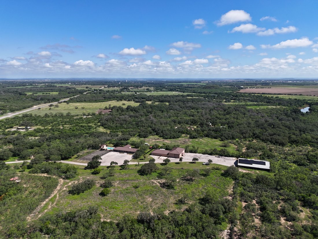 Farm Ranch in Concan, Texas, United States 1 - 18333667