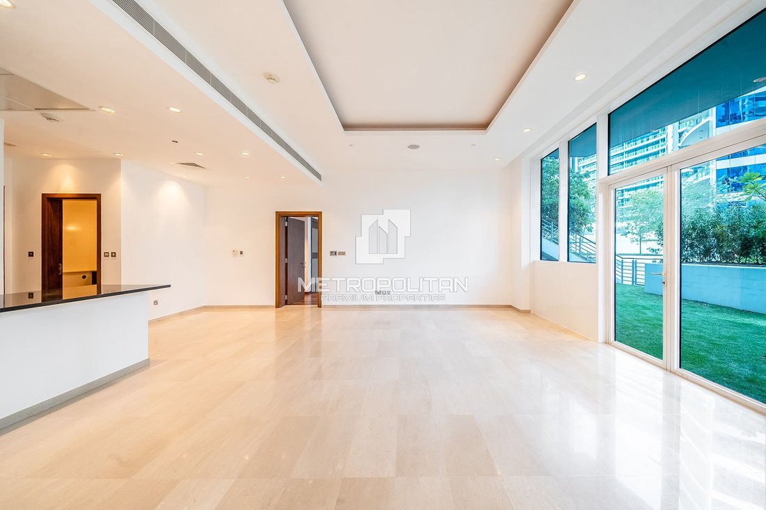 Apartment in Palm Jumeirah, Dubai, United Arab Emirates 1 - 16995794