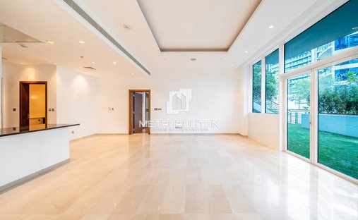 Apartment in Palm Jumeirah, Dubai, United Arab Emirates 1