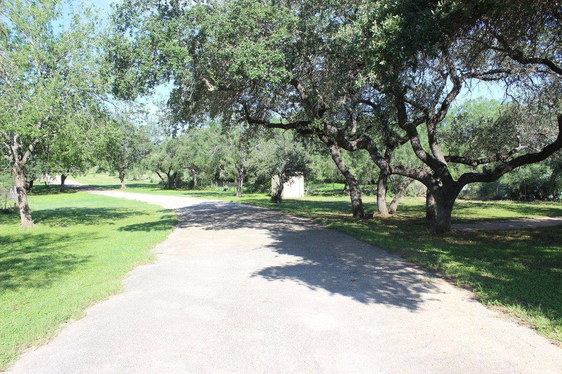Farm Ranch in Concan, Texas, United States 2 - 18333667