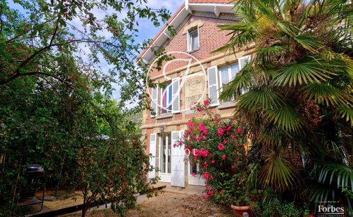 House in Ouest, Croissy-sur-Seine, France 1