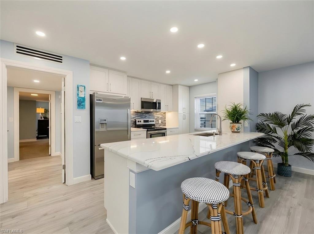Condo in Naples, Florida, United States 3 - 18334121
